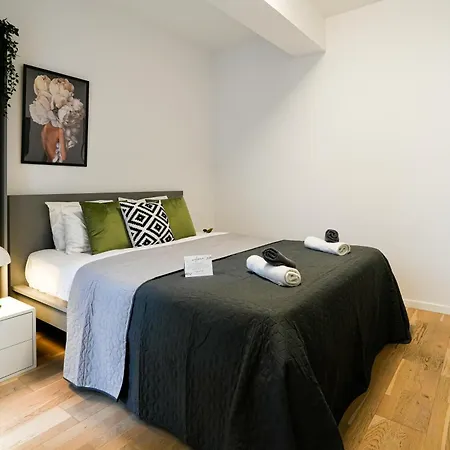 Ana - Cozy & Quiet With Balcony & Garden View Daire Bükreş
