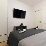 Ana - Cozy & Quiet With Balcony & Garden View * Bukarest