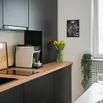 Ana - Cozy & Quiet With Balcony & Garden View * Bukarest