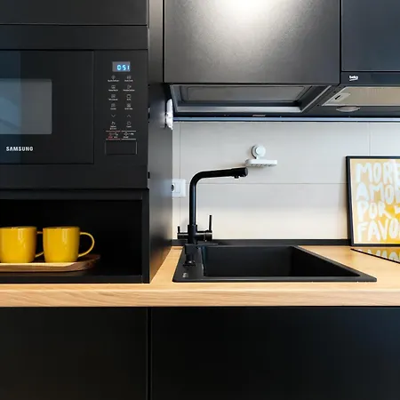 Lägenhet Ana - Cozy & Quiet With Balcony & Garden View Bukarest