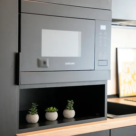 Ana - Cozy & Quiet With Balcony & Garden View Bucharest