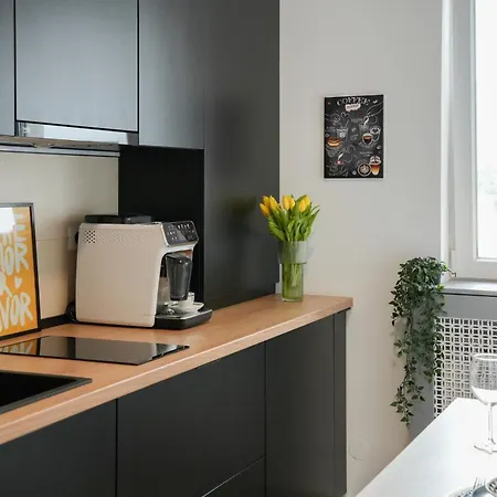 Ana - Cozy & Quiet With Balcony & Garden View * Bucharest