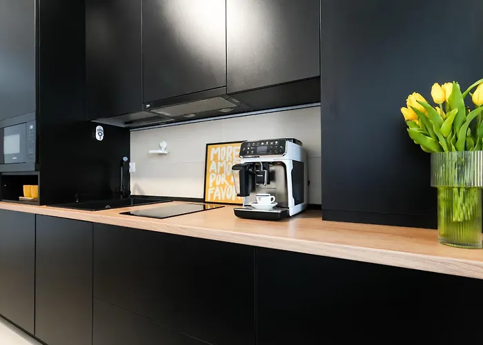 Apartament Ana - Cozy & Quiet With Balcony & Garden View