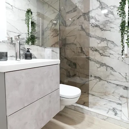 アパート Ana - Cozy & Quiet With Balcony & Garden View ブカレスト