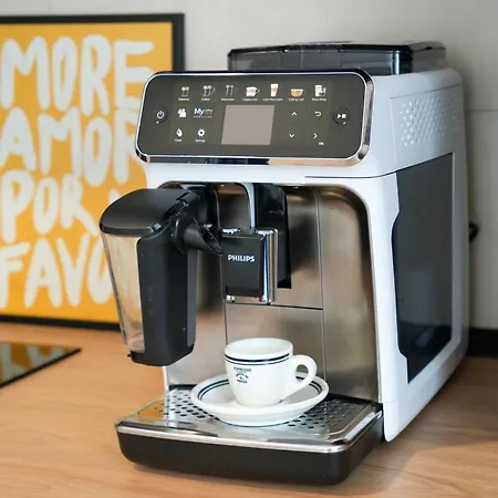 Ana - Cozy & Quiet With Balcony & Garden View * 布加勒斯特