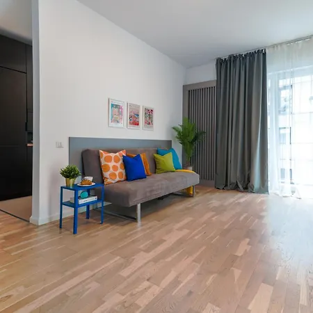 Ana - Cozy & Quiet With Balcony & Garden View Apartmán Bukurešť