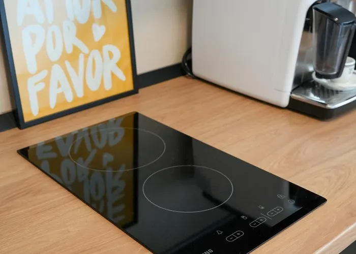 Apartman Ana - Cozy & Quiet With Balcony & Garden View Bukarest