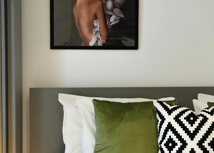 Ana - Cozy & Quiet With Balcony & Garden View Bukarest