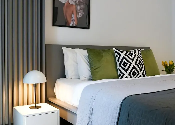 Apartman Ana - Cozy & Quiet With Balcony & Garden View *