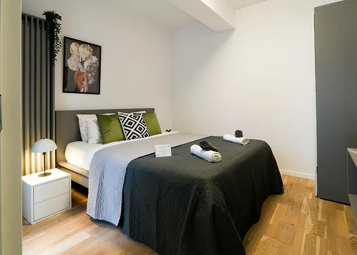 Ana - Cozy & Quiet With Balcony & Garden View Apartman Bukarest